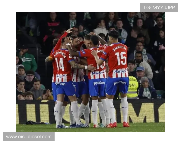 罗马主帅战术争议引发关注,本赛季球队表现波动,竞争格局面临考验 罗马主帅战术争议引发关注,本赛季球队表现波动,竞争格局面临考验