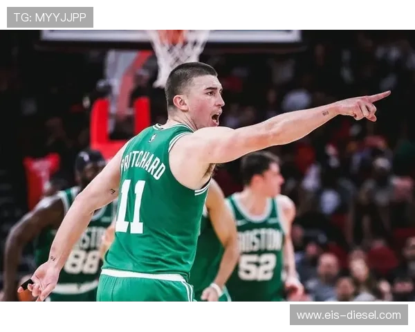 佩顿·普里查德挡拆拉开内线，外线效率成型