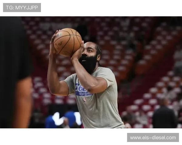 哈登突破制造罚球超越库里，提升关键时刻得分效率